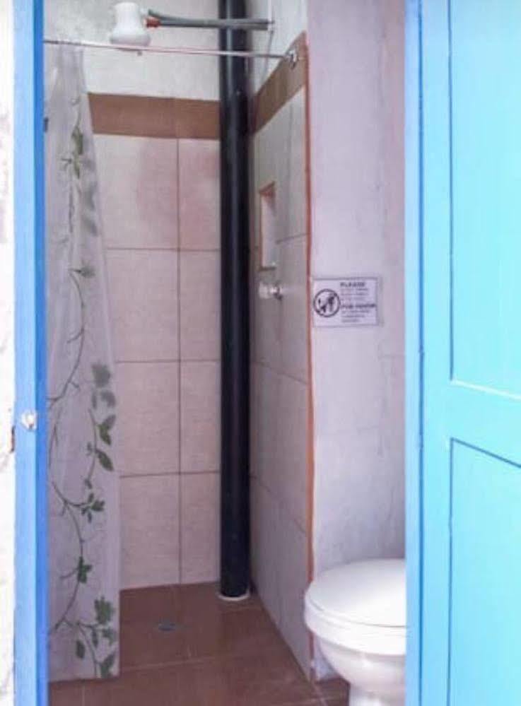 Blue Door Housing Historic Quito Hotel Exterior foto