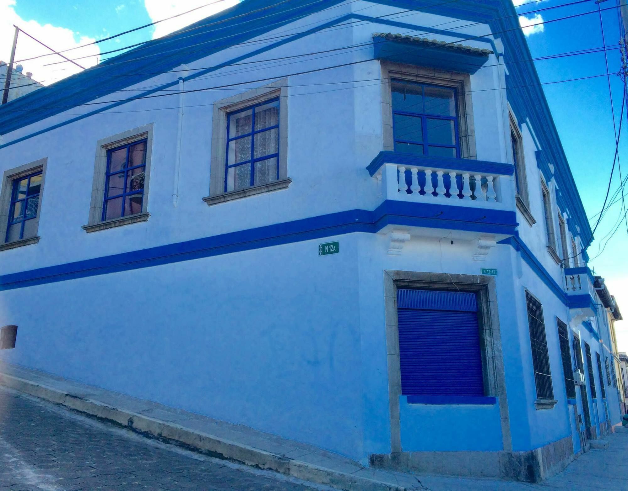 Blue Door Housing Historic Quito Hotel Exterior foto