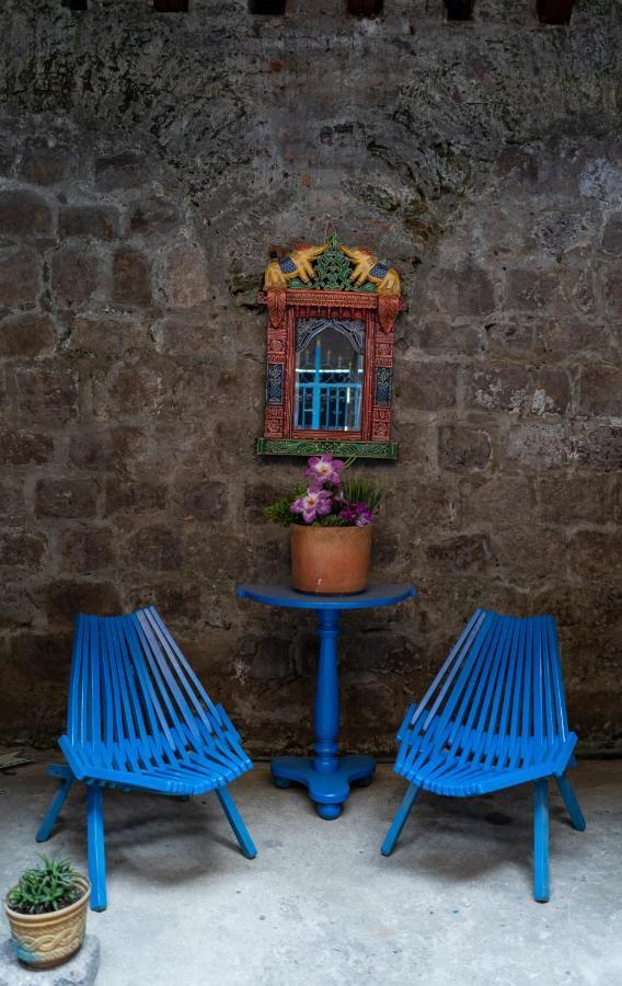 Blue Door Housing Historic Quito Hotel Exterior foto